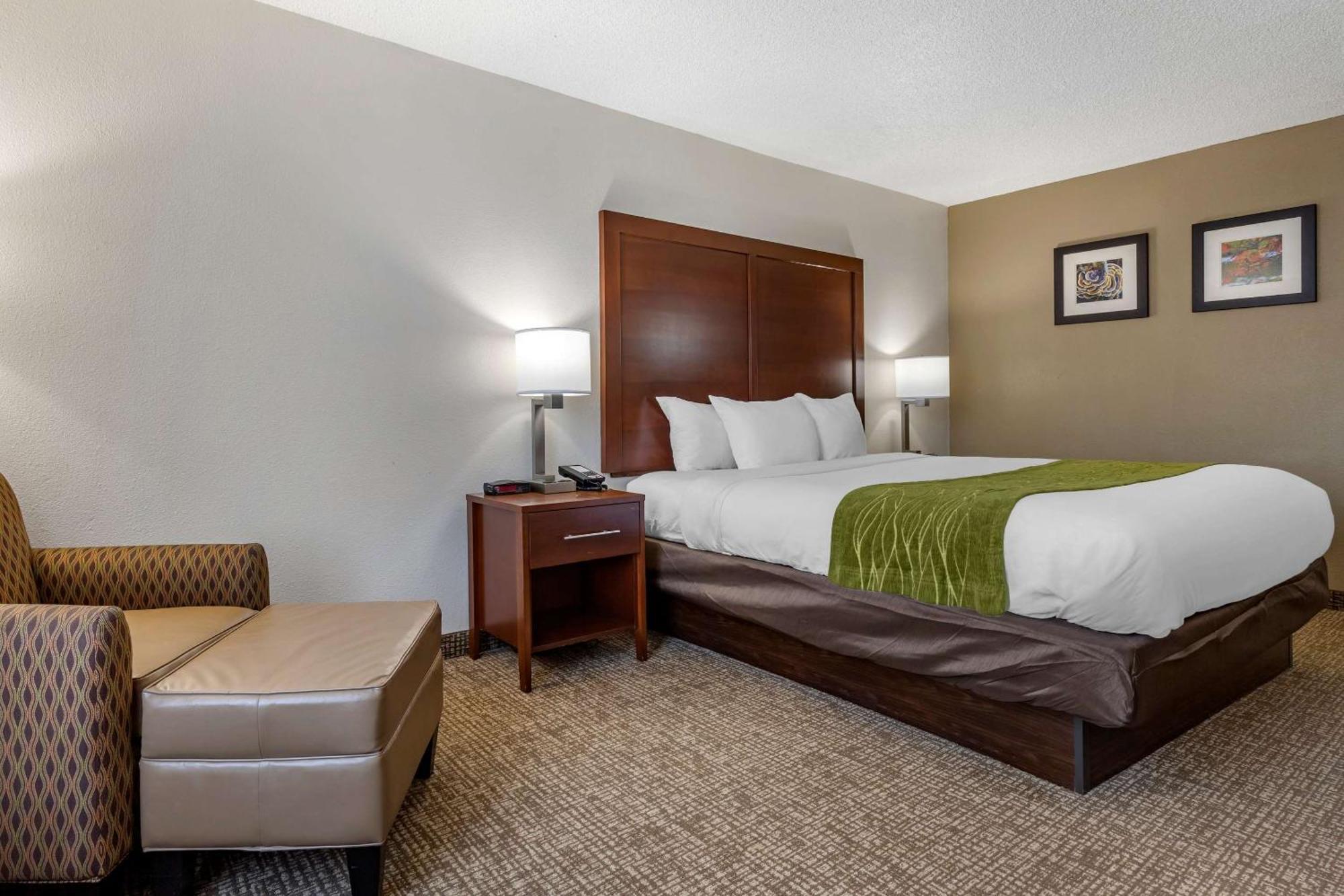 שלבי Comfort Inn מראה חיצוני תמונה